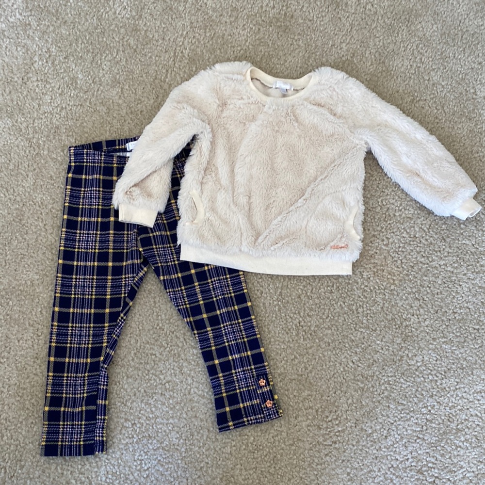 Tahari set